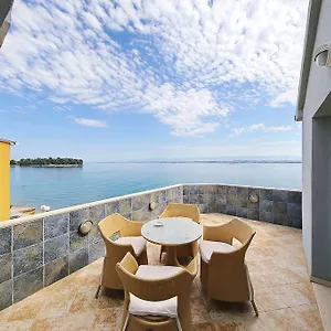 Apartman Punta, Preko